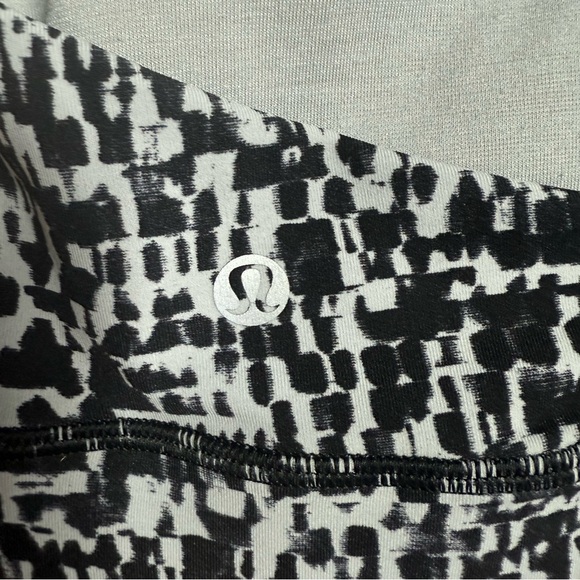 Lululemon Energy Bra Medium Support Size 14 in Urban Block Ice Grey Black - Picture 8 of 10